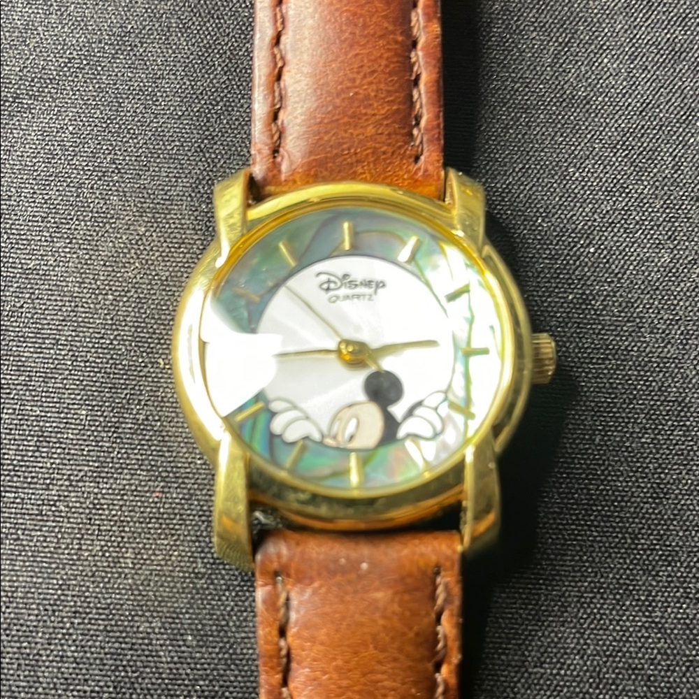 Disney Quartz Watch with Brown Leather Strap (0012)